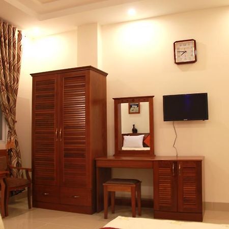 Tuyet Van Hotel Danang Exterior photo